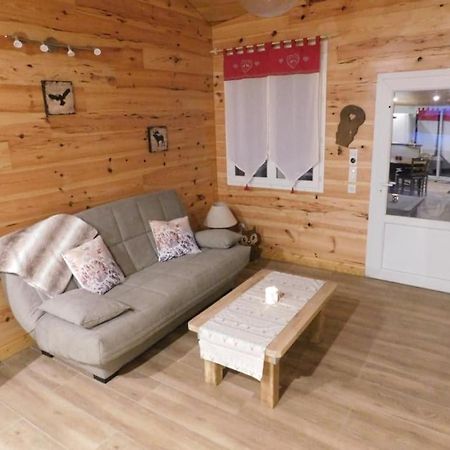 Logement Paisible A La Campagne Aubarede Bagian luar foto