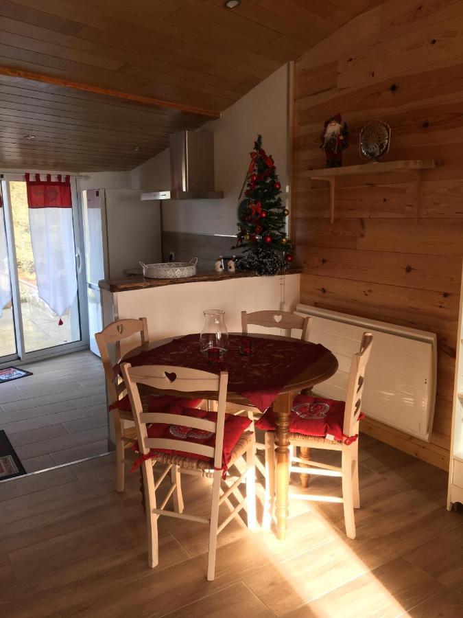 Logement Paisible A La Campagne Aubarede Bagian luar foto