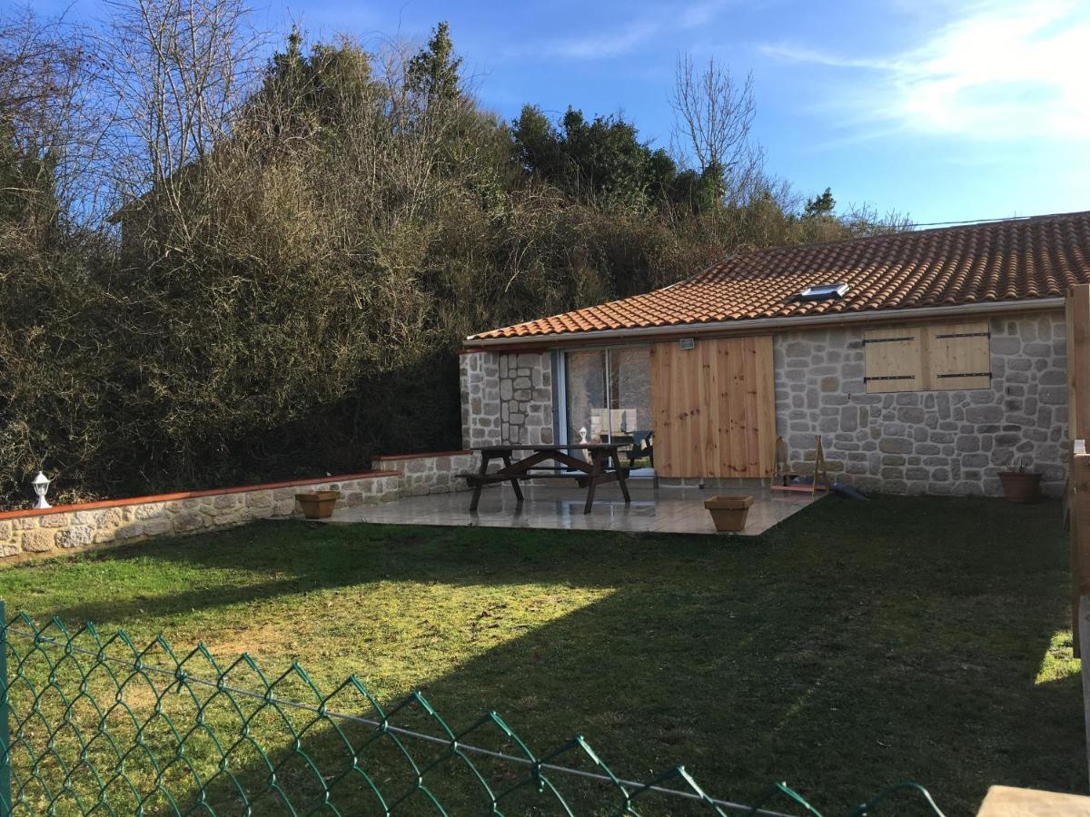 Logement Paisible A La Campagne Aubarede Bagian luar foto