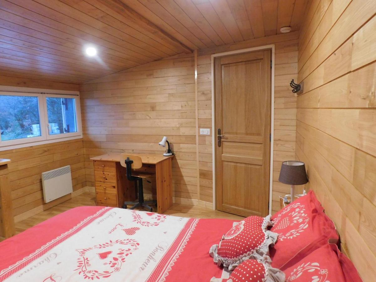 Logement Paisible A La Campagne Aubarede Bagian luar foto