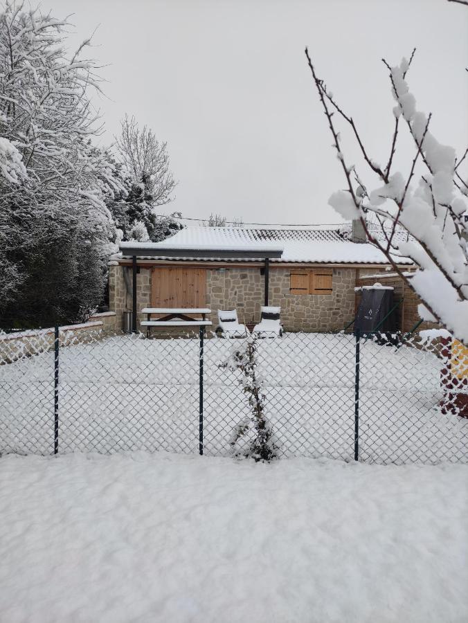 Logement Paisible A La Campagne Aubarede Bagian luar foto