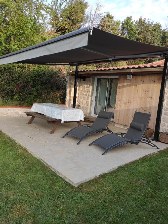 Logement Paisible A La Campagne Aubarede Bagian luar foto